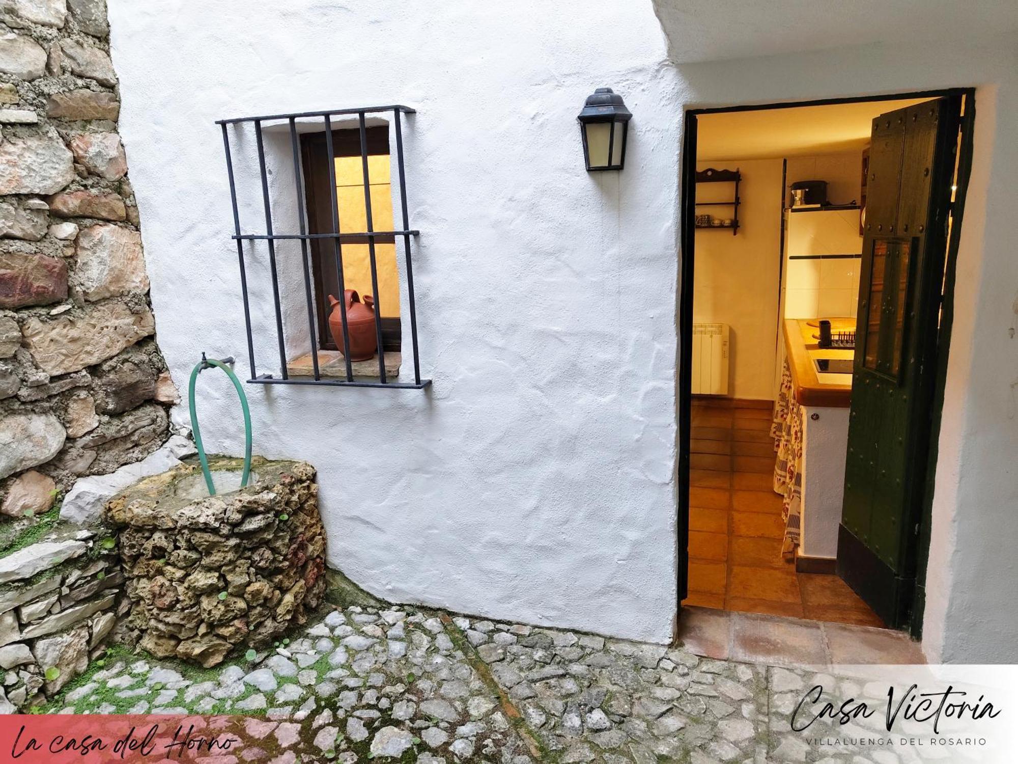 Conjunto Rural Casa Victoria Pensionat Villaluenga Del Rosario Exteriör bild