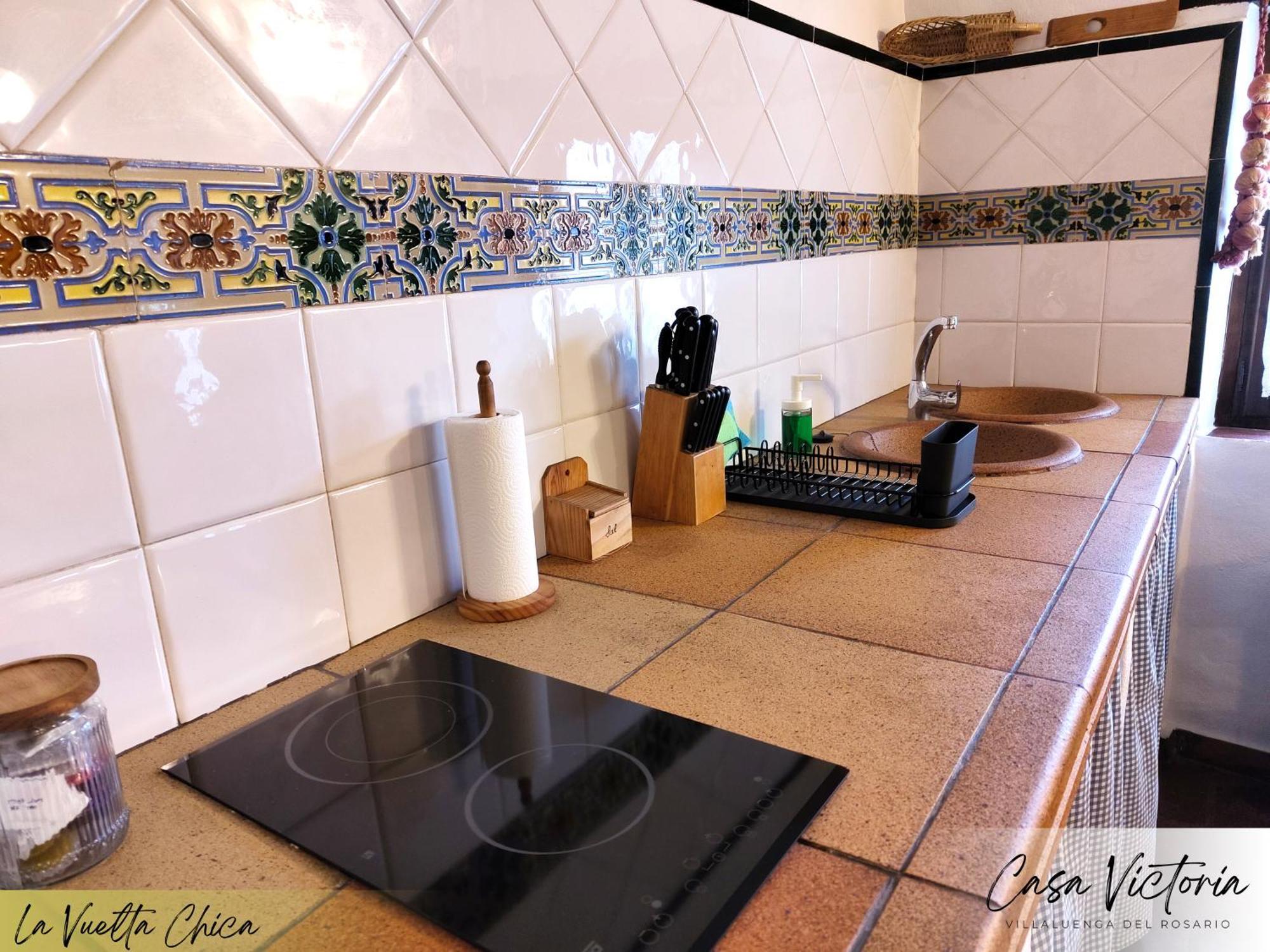 Conjunto Rural Casa Victoria Pensionat Villaluenga Del Rosario Exteriör bild