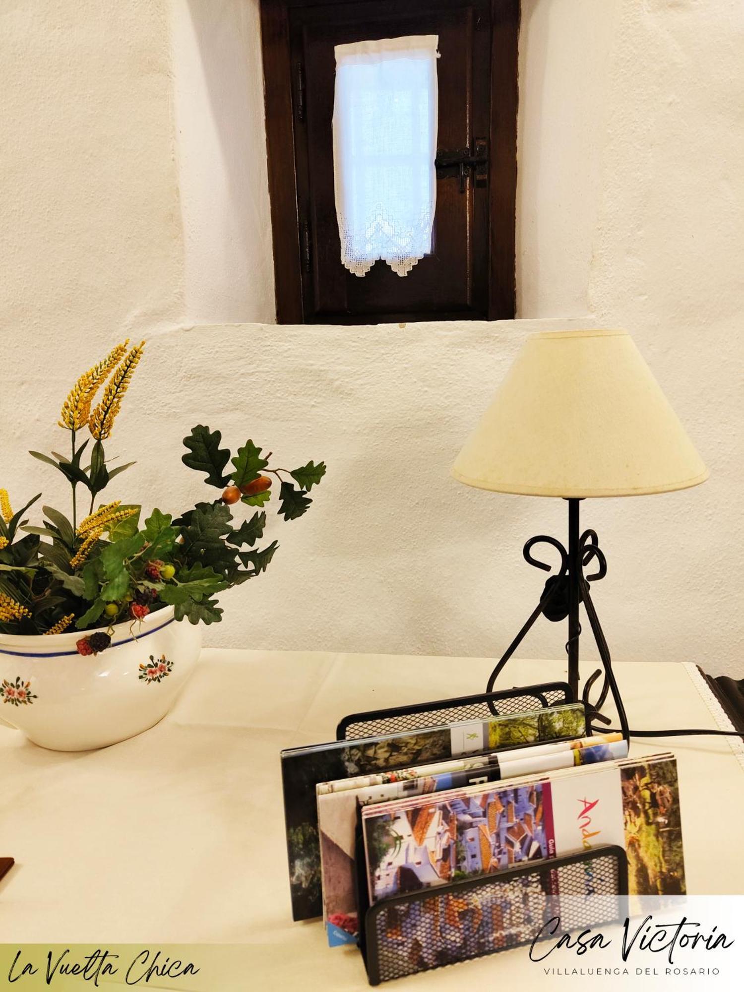 Conjunto Rural Casa Victoria Pensionat Villaluenga Del Rosario Exteriör bild