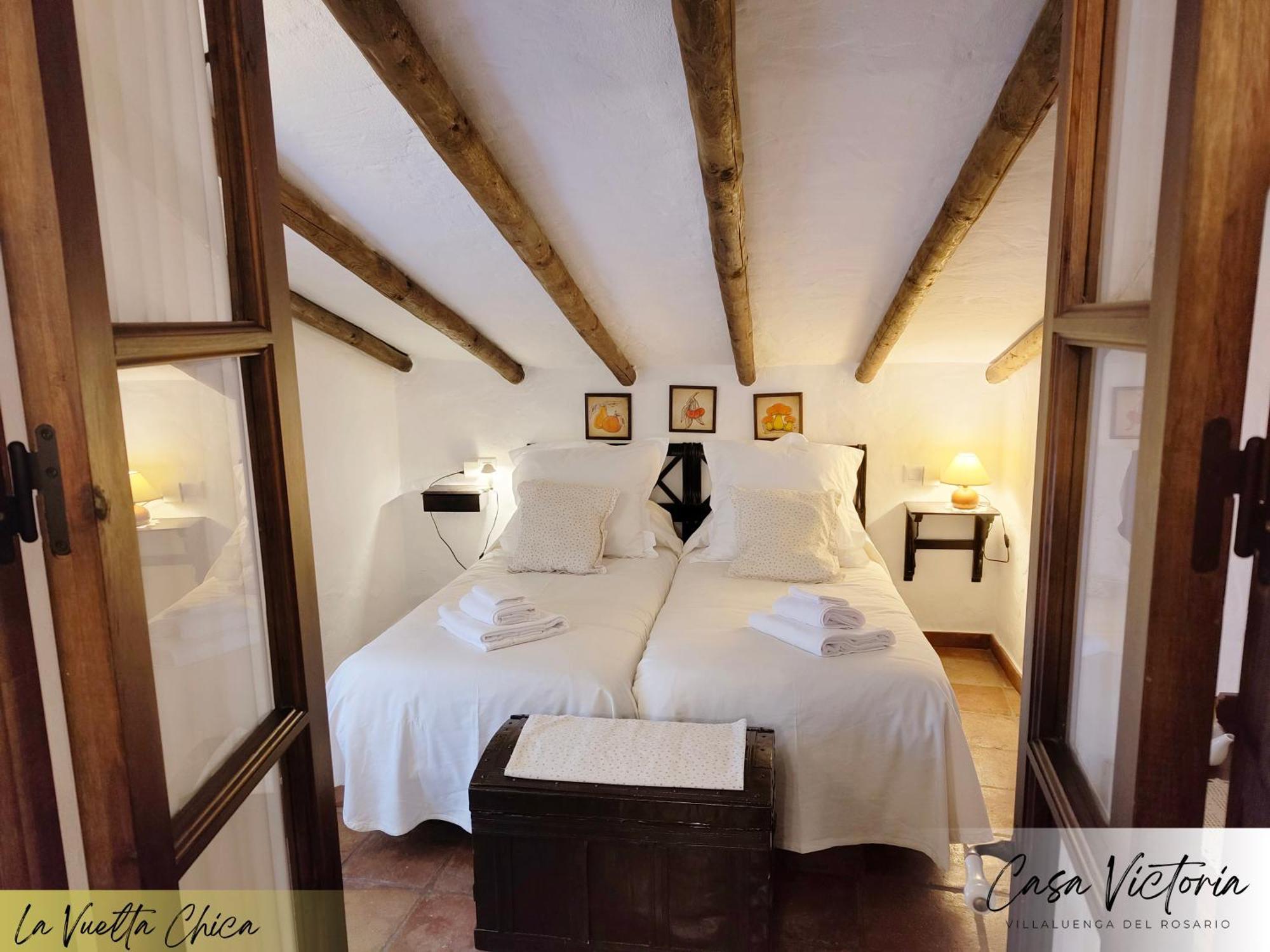 Conjunto Rural Casa Victoria Pensionat Villaluenga Del Rosario Exteriör bild