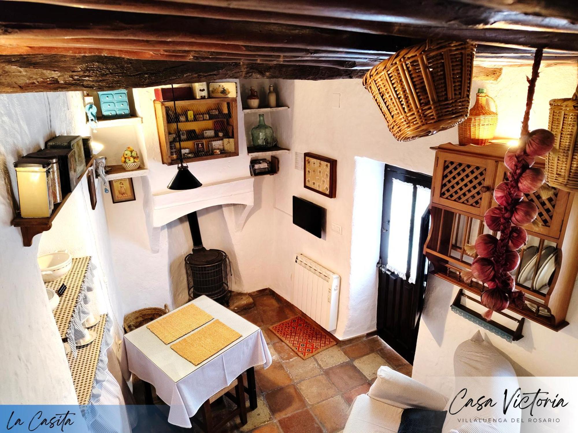 Conjunto Rural Casa Victoria Pensionat Villaluenga Del Rosario Exteriör bild