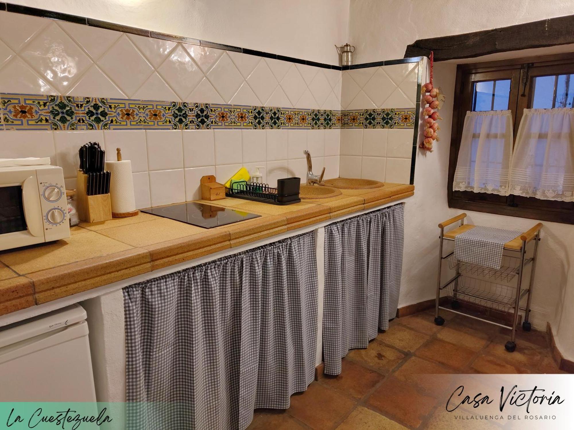 Conjunto Rural Casa Victoria Pensionat Villaluenga Del Rosario Exteriör bild