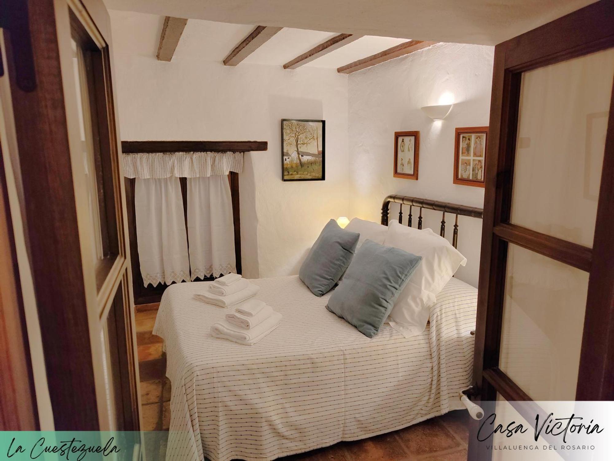 Conjunto Rural Casa Victoria Pensionat Villaluenga Del Rosario Exteriör bild