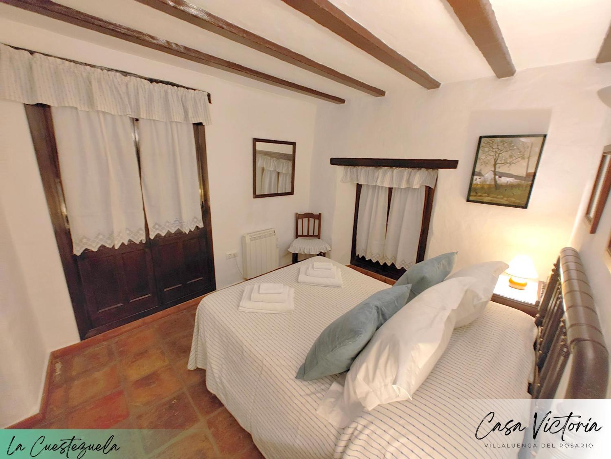 Conjunto Rural Casa Victoria Pensionat Villaluenga Del Rosario Exteriör bild