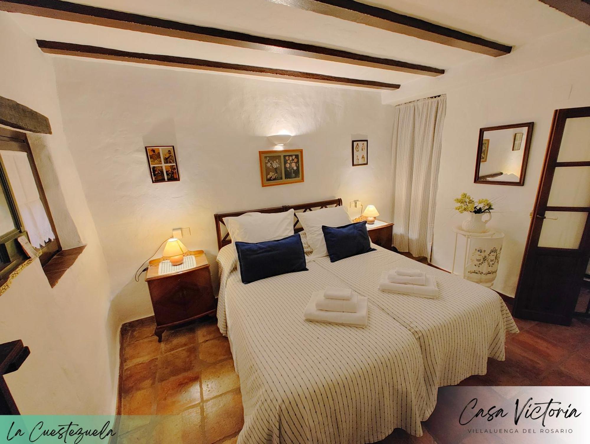 Conjunto Rural Casa Victoria Pensionat Villaluenga Del Rosario Exteriör bild